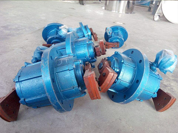 臥式振動(dòng)電機(jī)
